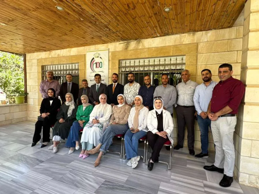 الغول يطلق برنامج تقييم الأثر البيئي في جمعية البيئة الغول يطلق برنامج تقييم الأثر البيئي في جمعية البيئة
