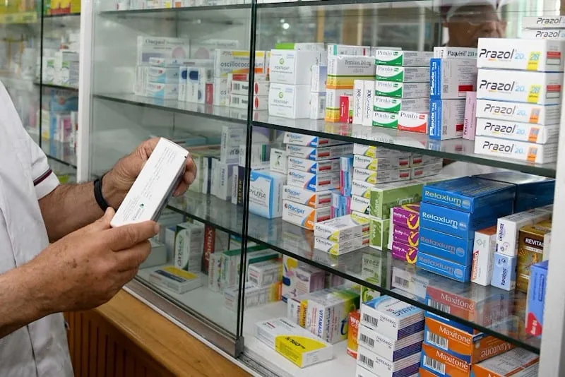 الصيادلة يُحمّلون وزارة الصحة المسؤولية الكاملة عن نقص الأدوية الأساسية الصيادلة يُحمّلون وزارة الصحة المسؤولية الكاملة عن نقص الأدوية الأساسية