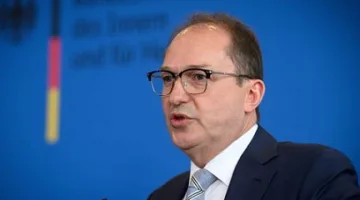 وزير الداخلية الألماني يطالب بتعزيز استخدام الذكاء الاصطناعي في تعزيز الأمن القومي