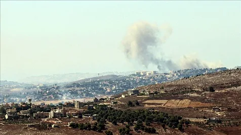 إسرائيل تشن هجومًا على بلدة بيت ليف القريبة من الحدود في جنوب لبنان إسرائيل تشن هجومًا على بلدة بيت ليف القريبة من الحدود في جنوب لبنان