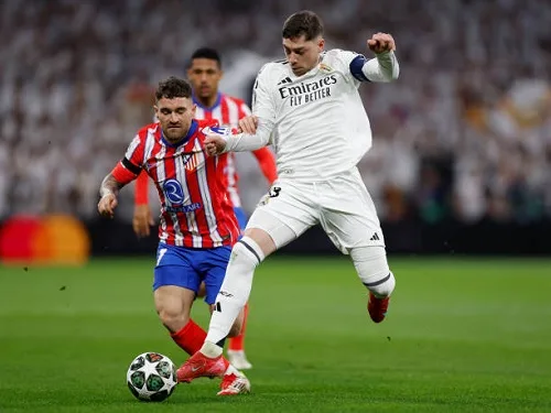 عمدة مدريد: لن أتحمل الضغط في حال مواجهة الريال وأتلتيكو في نهائي كأس العالم. عمدة مدريد: لن أتحمل الضغط في حال مواجهة الريال وأتلتيكو في نهائي كأس العالم.