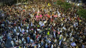 آلاف من المتظاهرين في إسرائيل يطالبون بضمان إطلاق سراح الرهائن في غزة