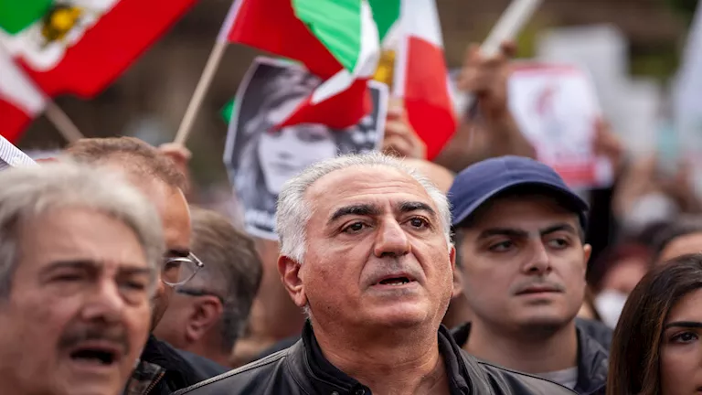 “آن الأوان لاستعادة إيران”.. ابن الشاه يحث الإيرانيين على ثورة جماعية “آن الأوان لاستعادة إيران”.. ابن الشاه يحث الإيرانيين على ثورة جماعية