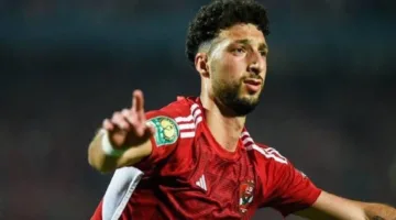 أبو علي يتولى قيادة منتخب فلسطين في مواجهته مع عمان ضمن تصفيات كأس العالم الآسيوية.