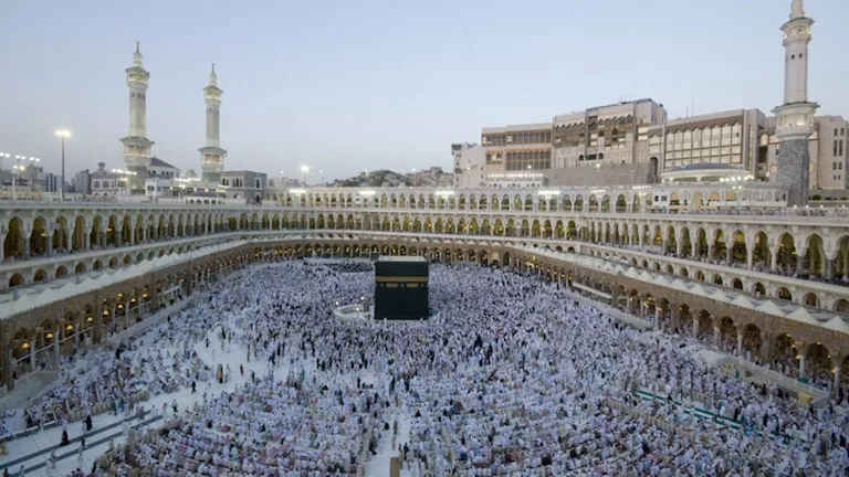 أحكام الحج (12).. علي جمعة يشرح شعائر اليوم الأول من أيام التشريق أحكام الحج (12).. علي جمعة يشرح شعائر اليوم الأول من أيام التشريق
