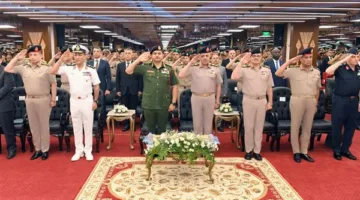 أحمد خليفة يشارك في تخرج دفعات جديدة من طلاب الأكاديمية العسكرية للدراسات العليا