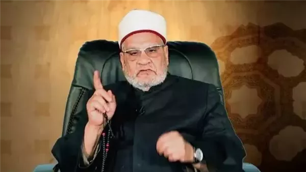 أحمد كريمة يتفاعل بغضب بسبب روبوت يعتني بطفل يبلغ من العمر 9 شهور.. فيديو