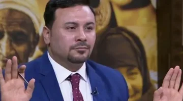 أحمد مهران: الحكومة تعمل على تطوير طرق العلمين والساحل، بينما طرق الفقراء ليست ذات أهمية.