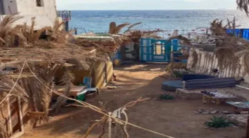 أزقة دهب.. سحر البساطة الذي يجذب قلوب محبي الطبيعة