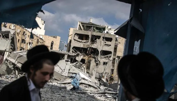 أسبوع من النزاع: إيران تزيد هجماتها على إسرائيل بأكبر قصف خلال 48 ساعة أسبوع من النزاع: إيران تزيد هجماتها على إسرائيل بأكبر قصف خلال 48 ساعة