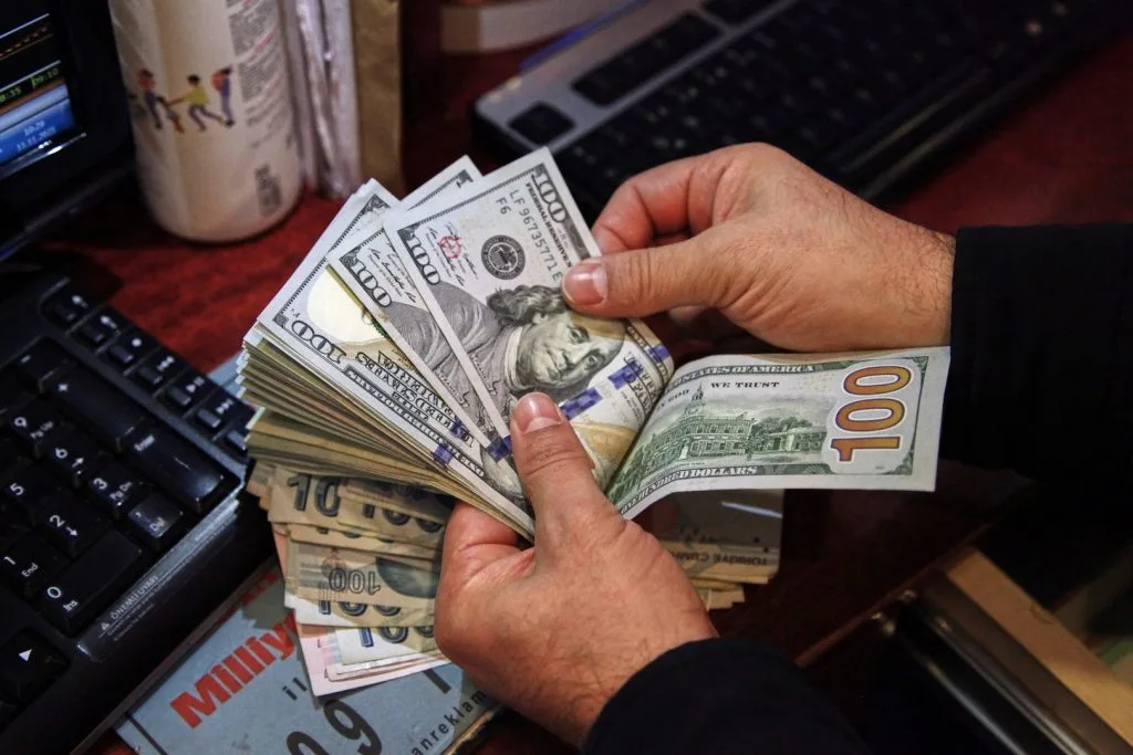 أسعار الدولار الأمريكي مقابل الجنيه المصري اليوم أسعار الدولار الأمريكي مقابل الجنيه المصري اليوم