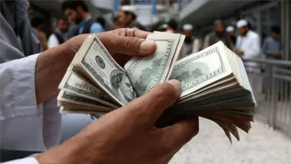أسعار الدولار اليوم في مصر تقترب من 51 جنيهًا وسط تصاعد التوترات بين إيران وإسرائيل أسعار الدولار اليوم في مصر تقترب من 51 جنيهًا وسط تصاعد التوترات بين إيران وإسرائيل