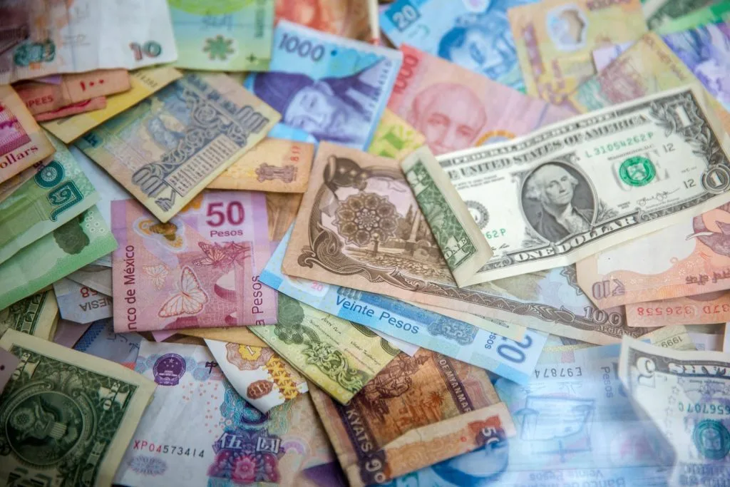 أسعار العملات في مصر اليوم: الدولار الكندي يصل إلى 36.65 جنيهاً أسعار العملات في مصر اليوم: الدولار الكندي يصل إلى 36.65 جنيهاً