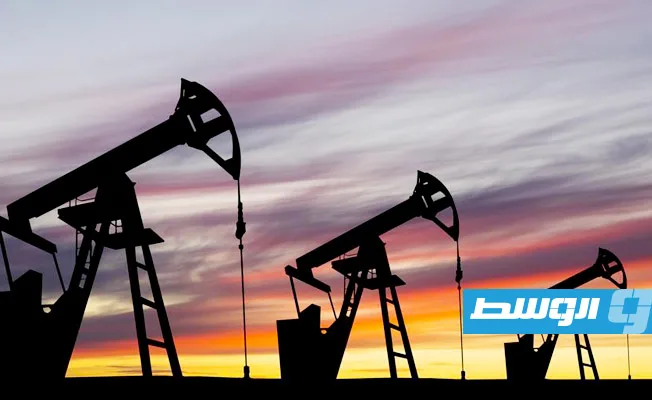 أسعار النفط تتراجع مع انتظار المحادثات التجارية بين الولايات المتحدة والصين أسعار النفط تتراجع مع انتظار المحادثات التجارية بين الولايات المتحدة والصين