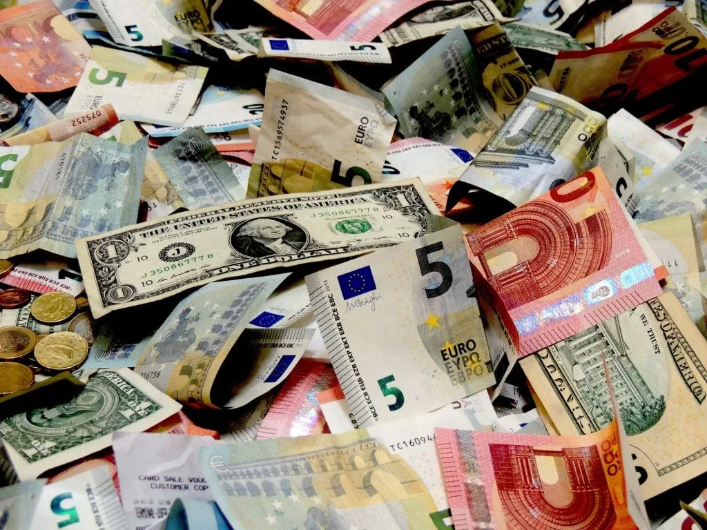 أسعار صرف العملات الأجنبية والعربية اليوم: 13.49 جنيه إماراتي للدرهم