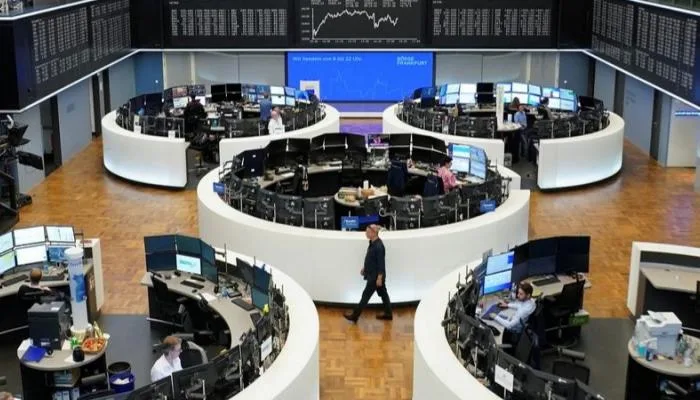 أسواق الأسهم الأوروبية تتابع محادثات التجارة بين الولايات المتحدة والصين.. حالة من الترقب الحذر