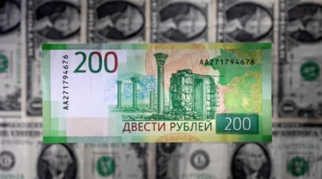“أضخم مصرف في روسيا”: الروبل مُقيّم بأكثر من قيمته الحقيقية.. والأسعار المناسبة تتجاوز 100 روبل مقابل الدولار.