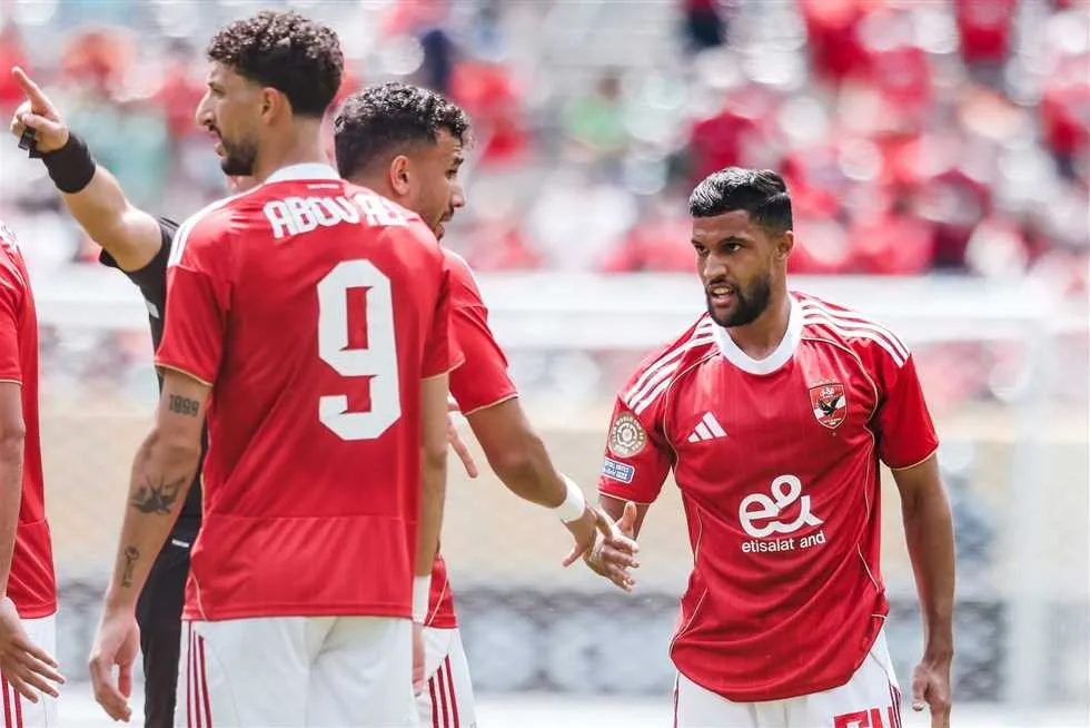 أكثر من 2 مليون: «فيفا» يفرض عقوبة على الأهلي عقب هزيمته أمام بالميراس أكثر من 2 مليون: «فيفا» يفرض عقوبة على الأهلي عقب هزيمته أمام بالميراس