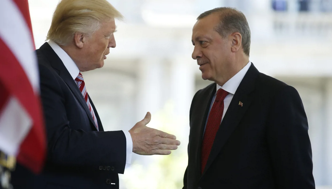 “أكسيوس”: اختباء خامنئي أحبط مساعي أردوغان وترامب لعقد لقاء بين إيران وأميركا “أكسيوس”: اختباء خامنئي أحبط مساعي أردوغان وترامب لعقد لقاء بين إيران وأميركا