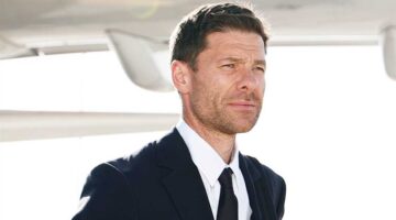 ألونسو يتناول مباراة إنزاجي، أداء الهلال، حالة المصابين، وكيفية التعامل مع الظروف المناخية.