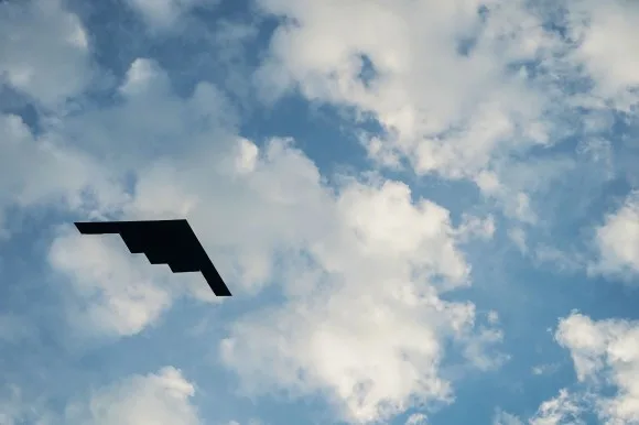 أمريكا ترسل قاذفات B-2 إلى غوام في ظل التوترات في الشرق الأوسط أمريكا ترسل قاذفات B-2 إلى غوام في ظل التوترات في الشرق الأوسط