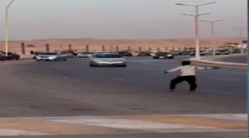 أمن القاهرة يكشف تفاصيل فيديو لطفل يلعب في وسط الطريق