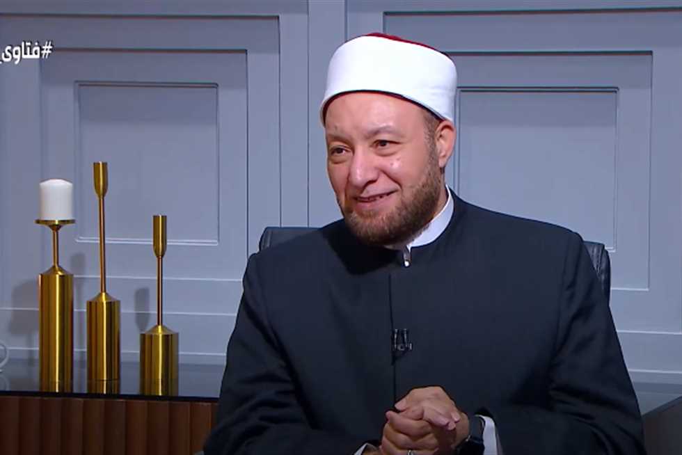 أمين الفتوى: الأجر الممنوح للقارئ في مراسم العزاء مقبول، لكن التفاخر والمبالغة غير مستحسنين. أمين الفتوى: الأجر الممنوح للقارئ في مراسم العزاء مقبول، لكن التفاخر والمبالغة غير مستحسنين.