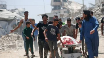 أهالي غزة: مواجهة الموت وأطفالهم يتضورون جوعًا خلفهم.