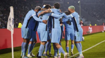 أوروجواي تحقق انتصاراً على فنزويلا بهدفين وتزداد فرصها في التأهل لكأس العالم