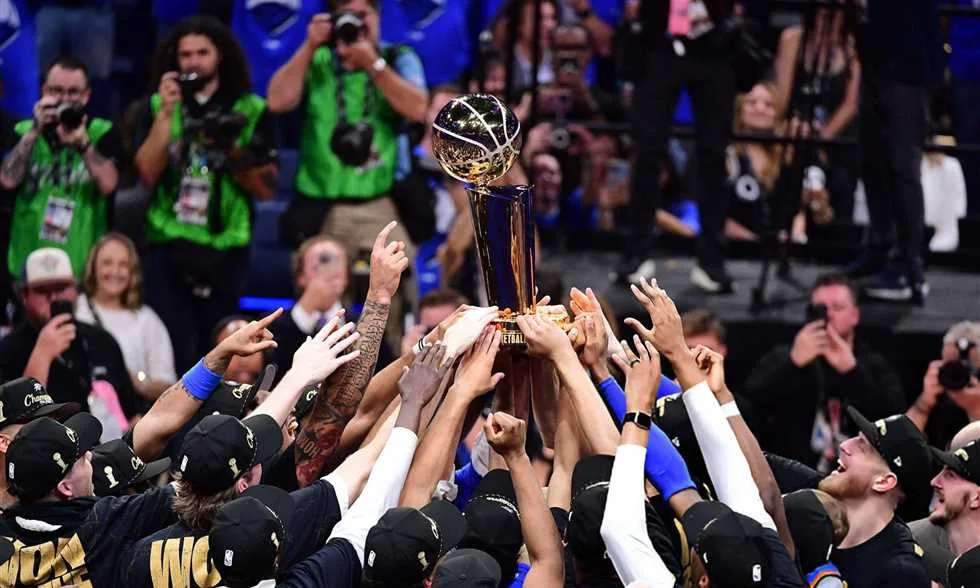 أوكلاهوما سيتي ثاندر يحقق أول ألقابه في NBA وشاي جيلجوس ينضم إلى عمالقة اللعبة الثلاثة. أوكلاهوما سيتي ثاندر يحقق أول ألقابه في NBA وشاي جيلجوس ينضم إلى عمالقة اللعبة الثلاثة.