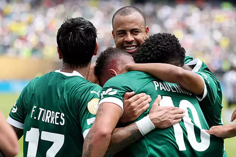 أول المتأهلين إلى ربع نهائي كأس العالم.. 40 مليون دولار تعزز موارد بالميراس