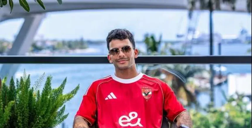 أول انطلاقة لزيزو بقميص الأهلي بعد يوم من وصوله إلى معسكر الفريق. أول انطلاقة لزيزو بقميص الأهلي بعد يوم من وصوله إلى معسكر الفريق.