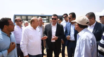 وزير الإسكان يأمر بالتعجيل في إنجاز الطرق بالمنطقة الصناعية A1 بالعاشر من رمضان
