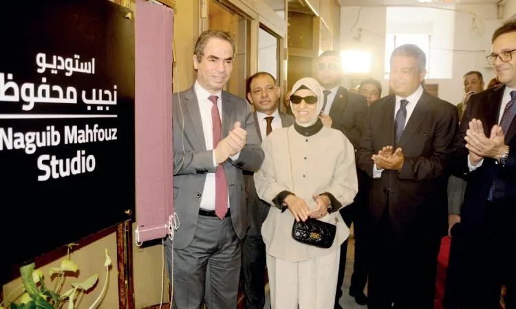 إبراهيم عبدالعزيز يسلط الضوء على صلة أديب نوبل بـ«الإعلام المرئي والمسموع» إبراهيم عبدالعزيز يسلط الضوء على صلة أديب نوبل بـ«الإعلام المرئي والمسموع»
