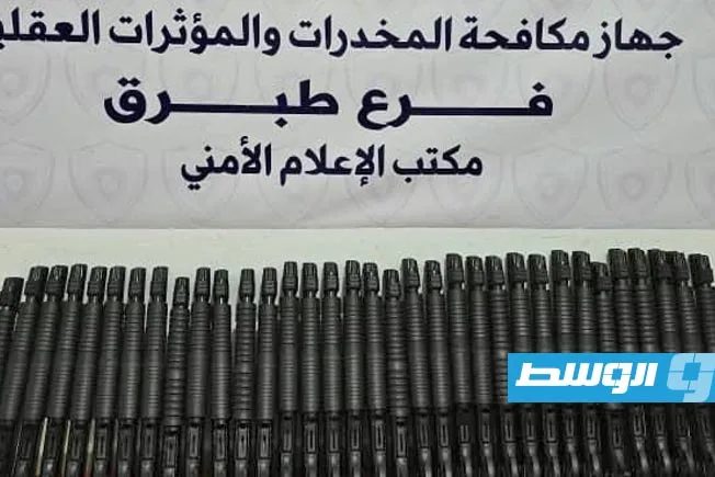 إحباط تهريب 34 بندقية بالقرب من الحدود الليبية المصرية إحباط تهريب 34 بندقية بالقرب من الحدود الليبية المصرية