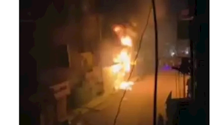 إخماد حريق صغير في أعلى مبنى سكني بالإسماعيلية إخماد حريق صغير في أعلى مبنى سكني بالإسماعيلية