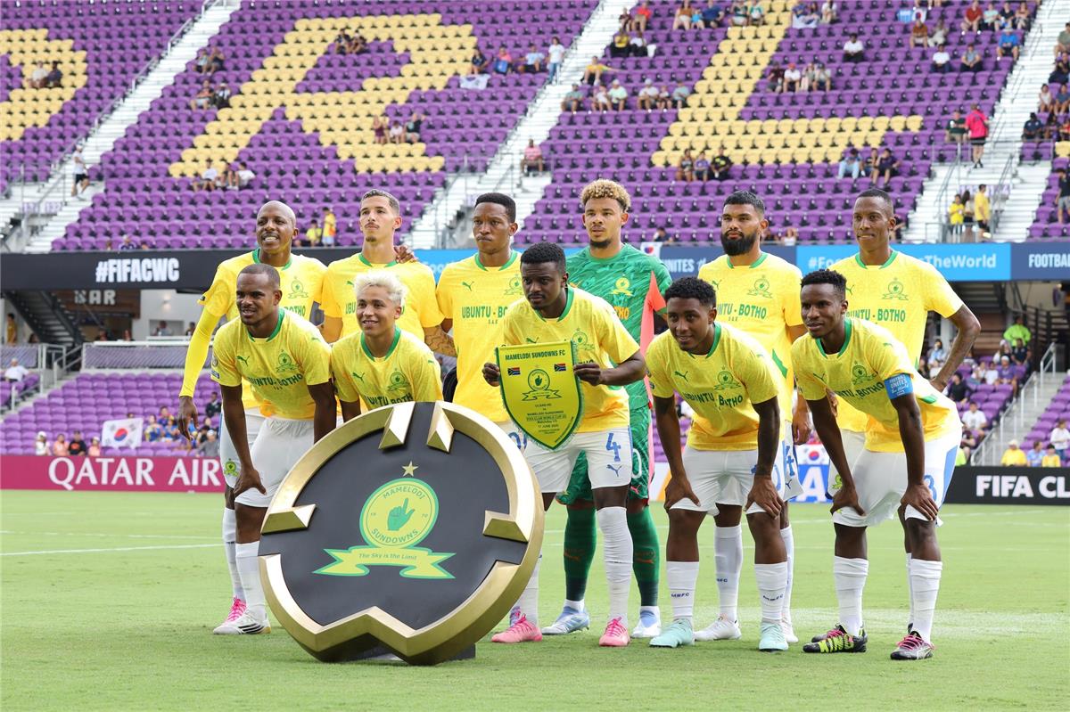 إرجاء مباراة صن داونز وأولسان في كأس العالم للأندية بسبب الظروف الجوية السيئة إرجاء مباراة صن داونز وأولسان في كأس العالم للأندية بسبب الظروف الجوية السيئة