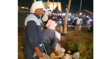 إزالة 7 أطنان من النفايات خلال حملة تنظيف في ساحة سيدي أبو الحجاج بالأقصر