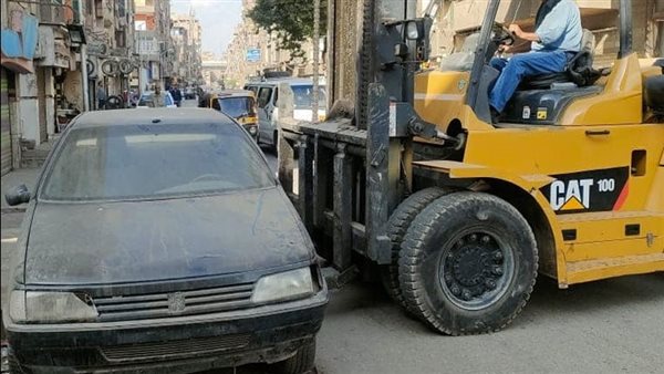 إزالة المركبات والدراجات النارية المتروكة والمهملة من الشوارع إزالة المركبات والدراجات النارية المتروكة والمهملة من الشوارع