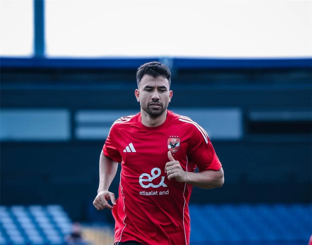إستيفانو يتفوق بـ12 ضعفًا على تريزيجيه.. أغلى لاعب في مواجهة الأهلي ضد بالميراس البرازيلي إستيفانو يتفوق بـ12 ضعفًا على تريزيجيه.. أغلى لاعب في مواجهة الأهلي ضد بالميراس البرازيلي