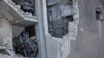 إسرائيل: 33 مصابًا جراء قصف صاروخي إيراني استهدف مدينة حيفا ليلة الجمعة.