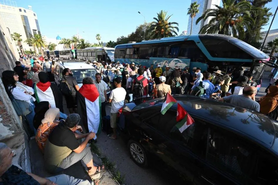 إسرائيل تهاجم “سفينة الحرية” وتعتقل ناشطيها بعيدًا عن غزة إسرائيل تهاجم “سفينة الحرية” وتعتقل ناشطيها بعيدًا عن غزة