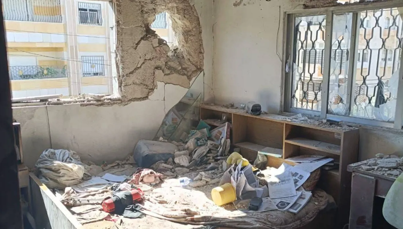 إصابات وأضرار وإسقاط طائرة مسيّرة… الأردنيون يوثّقون تداعيات المواجهة بين إسرائيل وإيران (صور وفيديو) إصابات وأضرار وإسقاط طائرة مسيّرة… الأردنيون يوثّقون تداعيات المواجهة بين إسرائيل وإيران (صور وفيديو)