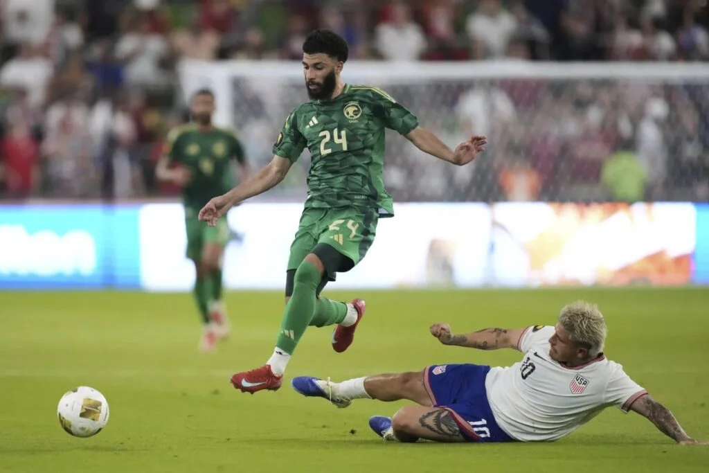 إصابة خطيرة تؤثر على منتخب السعودية في كأس الذهبية 2025 إصابة خطيرة تؤثر على منتخب السعودية في كأس الذهبية 2025