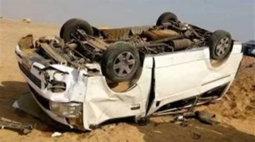 إصابة ستة أفراد نتيجة انقلاب ميني باص على طريق الواحات
