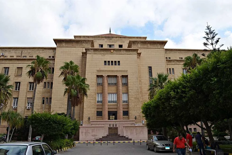 إصابة طالبة في كلية هندسة الإسكندرية بجروح في فروة الرأس أثناء الامتحان إصابة طالبة في كلية هندسة الإسكندرية بجروح في فروة الرأس أثناء الامتحان