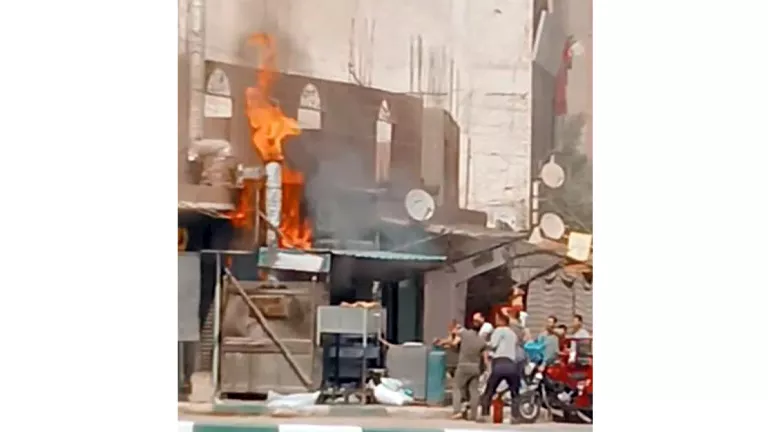 إطفاء حريق في مطعم معروف بالوادي الجديد إطفاء حريق في مطعم معروف بالوادي الجديد