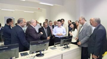 إطلاق المرحلة التجريبية لمعهد تشنج خه لتقنيات التحكم الذكي في إشارات السكك الحديدية