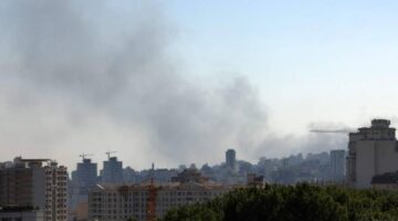 إطلاق صافرات الإنذار في ديمونا بجنوب إسرائيل بعد إطلاق صواريخ إيرانية (فيديو)