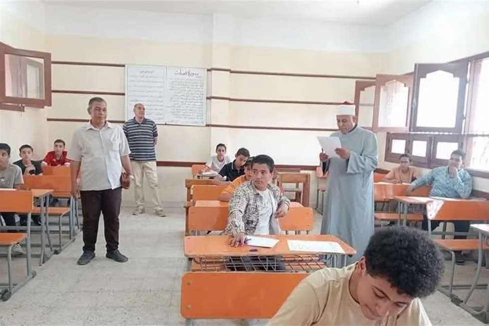 إعلان بدء استقبال التظلمات لنتائج الشهادتين الإعدادية والابتدائية الأزهرية لعام 2025 إعلان بدء استقبال التظلمات لنتائج الشهادتين الإعدادية والابتدائية الأزهرية لعام 2025